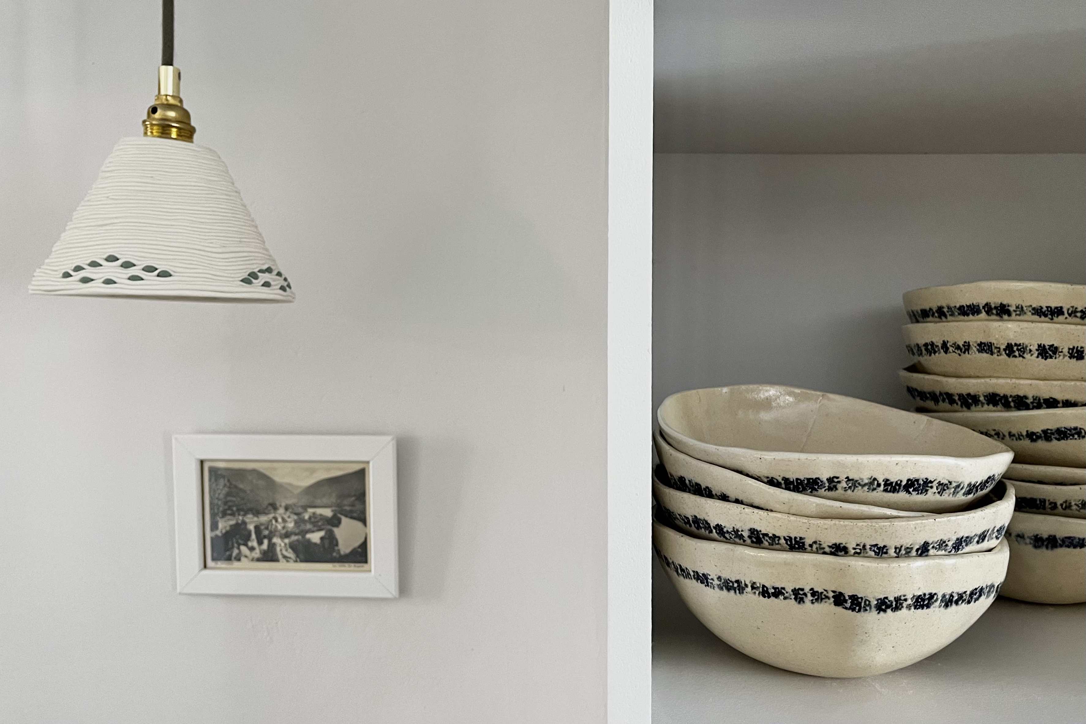 Dishware and lampshade by Sandrine Bonfils, potter in Nyons